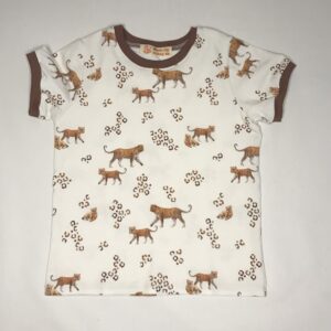 Økologisk-t-shirt-med-leoparder-raahvid-bomuld-elastan